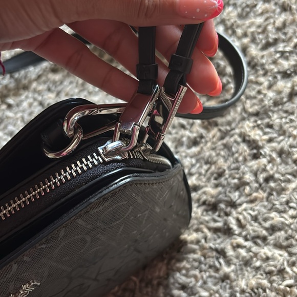 Calvin Klein crossbody purse - Picture 11 of 11